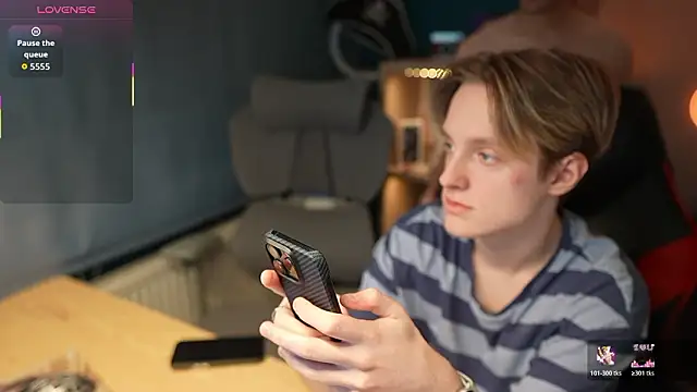 Snapshot of Serxyi chatting on February 15, 4:47 pm Serxyi online show from February 15, 4:47 pm