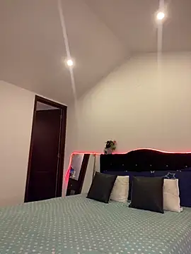 MiaAlarie online show from October 4, 3:48 am