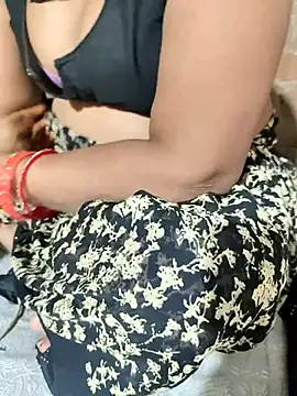 POOJACOUPLE online show from January 18, 8:40 am