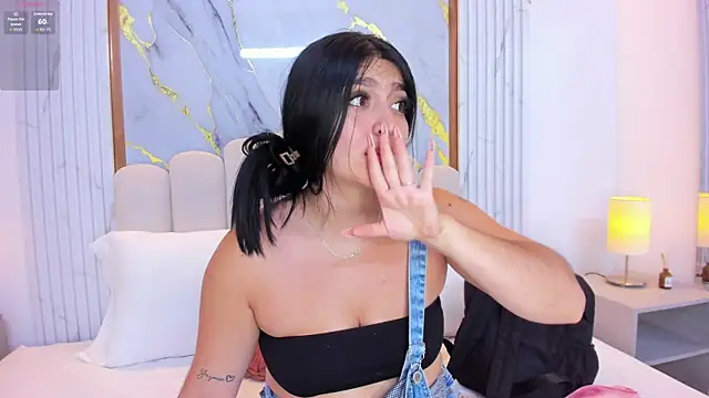 isabel sofiaa online show from October 31, 4:35 am