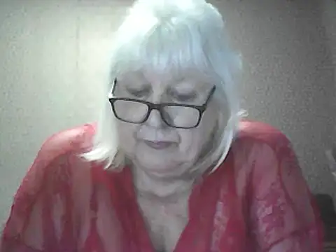 Alexia64231 online show from April 18, 1:37 pm