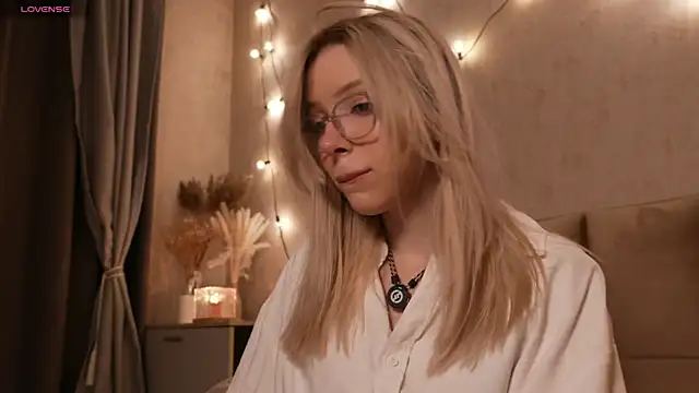 Snapshot of peachii_meow chatting on July 12, 4:20 pm peachii meow online show from July 12, 4:20 pm