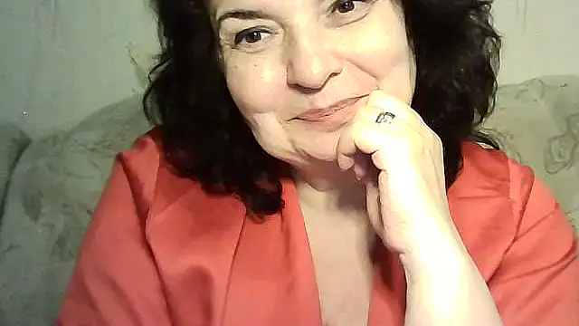 Snapshot of LedyNika chatting on May 11, 8:28 pm LedyNika online show from May 11, 8:28 pm