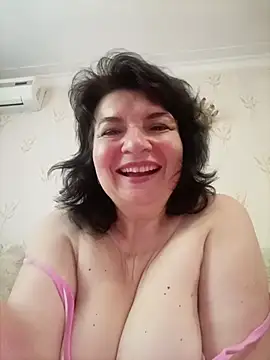 Snapshot of LedyNika chatting on June 27, 8:52 am LedyNika online show from June 27, 8:52 am
