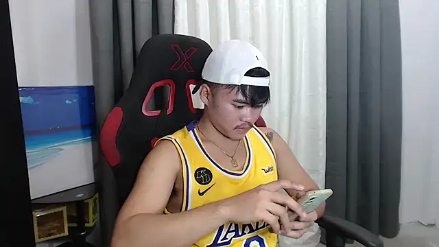 Snapshot of hot_emman chatting on September 18, 8:27 am hot emman online show from September 18, 8:27 am