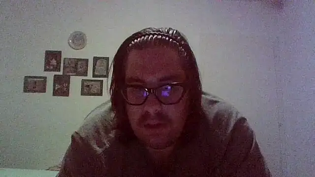 Snapshot of chubbyDavid1998 chatting on May 13, 5:43 pm chubbyDavid1998 online show from May 13, 5:43 pm