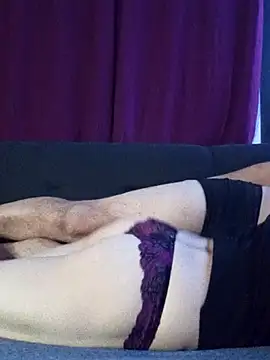 Snapshot of _Little_Sweatie_ chatting on November 30, 4:27 am Little Sweatie online show from November 30, 4:27 am