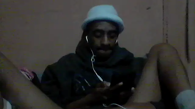 Snapshot of gemini_loops chatting on July 13, 9:28 pm gemini loops online show from July 13, 9:28 pm