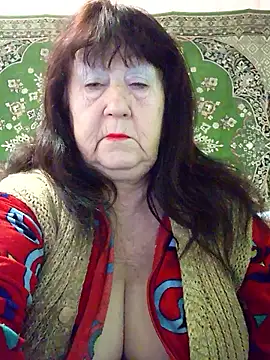 Snapshot of CrystalLime6411 chatting on January 17, 5:12 am CrystalLime6411 online show from January 17, 5:12 am