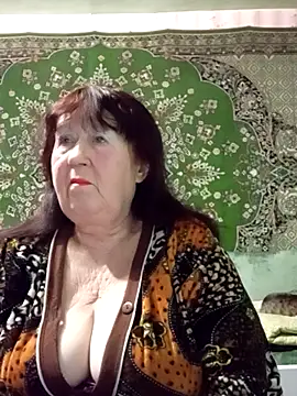 Snapshot of CrystalLime6411 chatting on February 3, 6:02 pm CrystalLime6411 online show from February 3, 6:02 pm