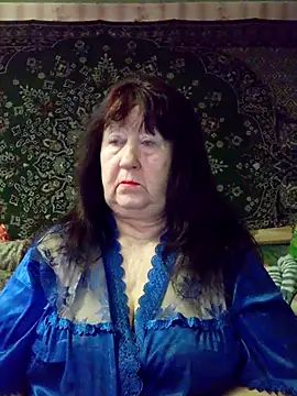 Snapshot of CrystalLime6411 chatting on February 8, 2:48 am CrystalLime6411 online show from February 8, 2:48 am