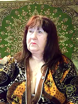 Snapshot of CrystalLime6411 chatting on February 9, 10:25 pm CrystalLime6411 online show from February 9, 10:25 pm