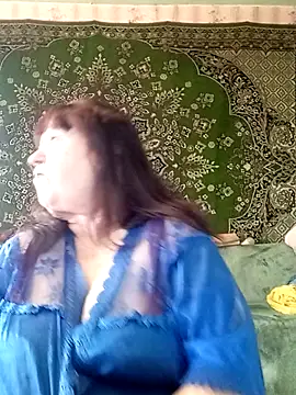 Snapshot of CrystalLime6411 chatting on February 22, 1:20 pm CrystalLime6411 online show from February 22, 1:20 pm