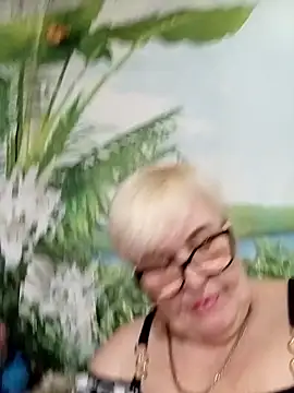 VioletSweet5566 online show from April 2, 9:40 am