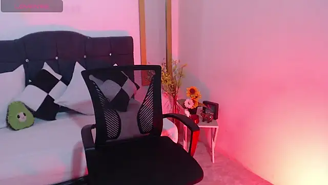 SamantaSweett  online show from November 29, 1:47 pm