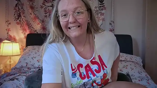 Snapshot of Daisyxoxo_ chatting on June 25, 8:52 am Daisyxoxo online show from June 25, 8:52 am