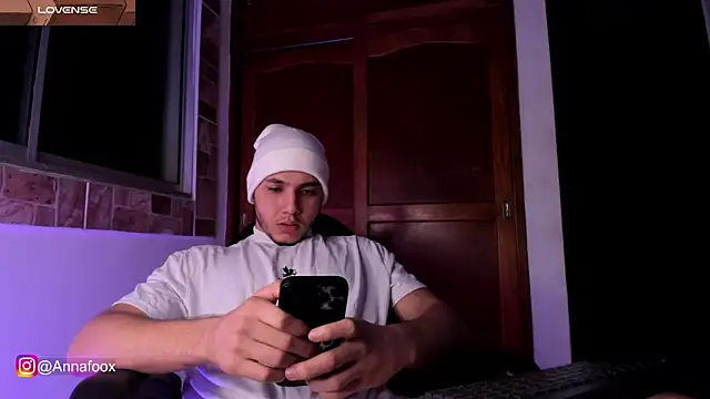 max valiant1 online show from January 13, 4:40 am