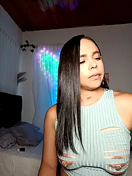 Snapshot of linda698049 chatting on September 18, 8:55 pm linda698049 online show from September 18, 8:55 pm