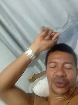 moreno25centimetro online show from April 6, 1:01 pm