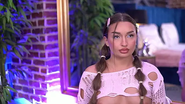 MillaSerene online show from November 7, 6:46 am