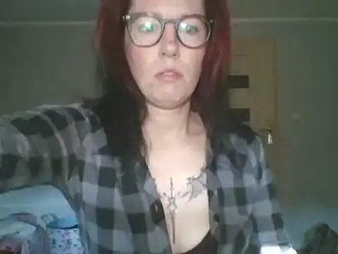 Snapshot of JudyFetish chatting on September 10, 6:02 am JudyFetish online show from September 10, 6:02 am