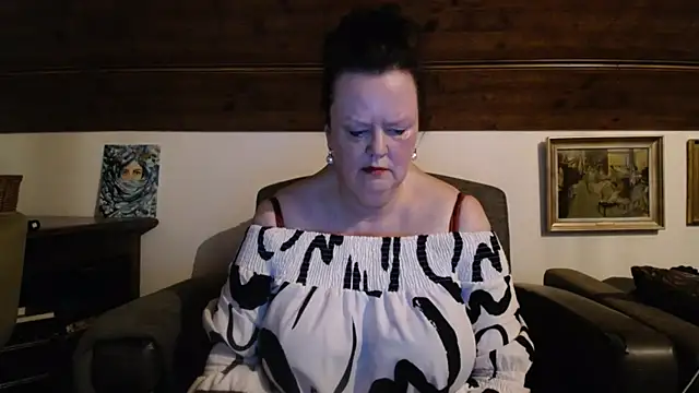 TiffanyMature online show from June 21, 8:22 pm