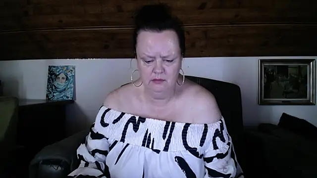 TiffanyMature online show from June 30, 10:27 am
