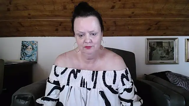 TiffanyMature online show from July 9, 2:10 pm