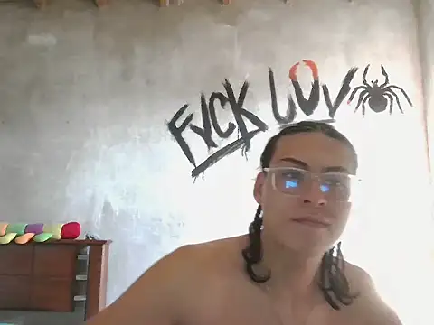 dirty model online show from March 11, 9:32 pm