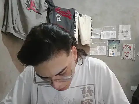 Snapshot of dirty_model chatting on April 18, 6:01 pm dirty model online show from April 18, 6:01 pm