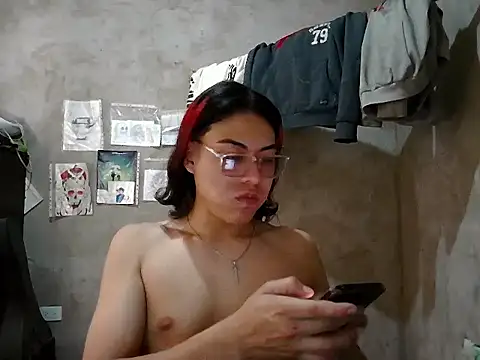 Snapshot of dirty_model chatting on April 21, 6:01 pm dirty model online show from April 21, 6:01 pm
