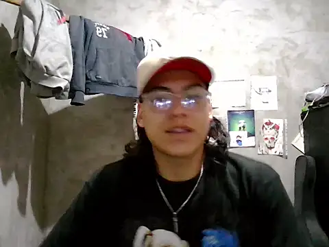Snapshot of dirty_model chatting on April 22, 11:34 am dirty model online show from April 22, 11:34 am
