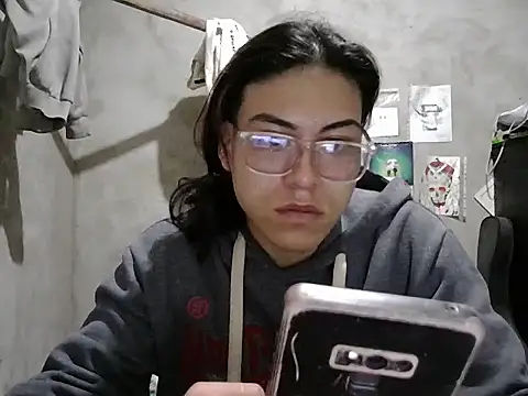 Snapshot of dirty_model chatting on April 28, 3:22 am dirty model online show from April 28, 3:22 am