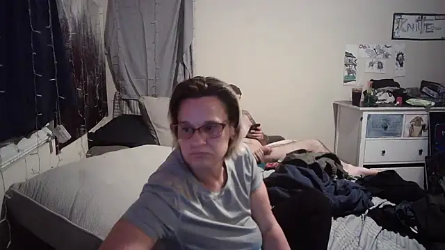 Snapshot of PremiumKitty chatting on January 18, 6:06 am PremiumKitty online show from January 18, 6:06 am