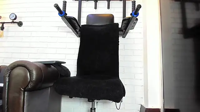 ItaloMoore online show from February 11, 11:26 am