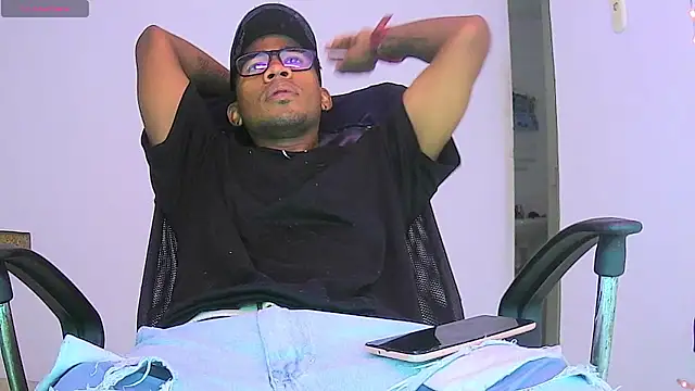 Snapshot of Clangel19 chatting on January 16, 6:56 pm Clangel19 online show from January 16, 6:56 pm