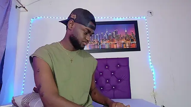 Snapshot of eebony_stallion chatting on April 30, 7:53 pm eebony stallion online show from April 30, 7:53 pm