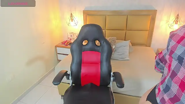 MELISSAROUGE online show from November 10, 7:35 pm