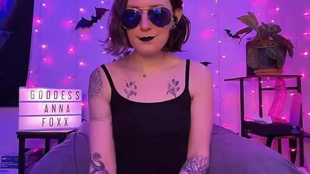 mistressannafoxx online show from January 6, 10:34 pm