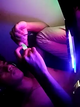 Snapshot of kjohn20 chatting on February 26, 6:29 pm kjohn20 online show from February 26, 6:29 pm