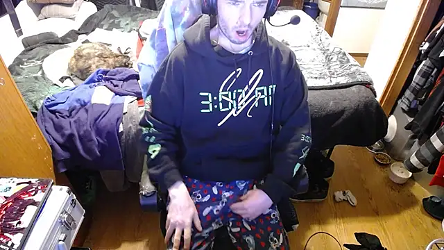 Snapshot of womenhateme69 chatting on February 15, 5:59 am womenhateme69 online show from February 15, 5:59 am