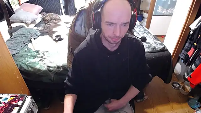 Snapshot of womenhateme69 chatting on March 13, 5:25 am womenhateme69 online show from March 13, 5:25 am