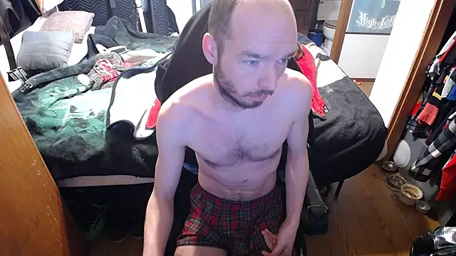 Snapshot of womenhateme69 chatting on April 5, 4:48 pm womenhateme69 online show from April 5, 4:48 pm