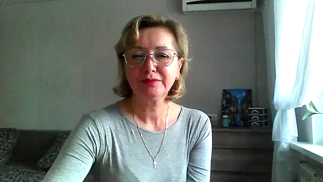 IrynaMolbertx online show from October 11, 8:13 am