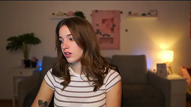 kissie cat online show from January 8, 2:19 pm