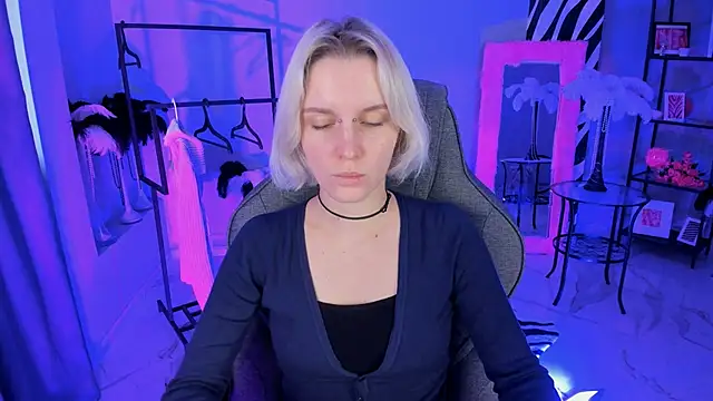 BethanyCloud online show from November 12, 5:41 am