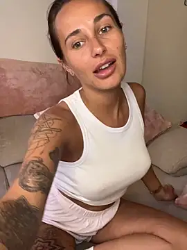 Rosieredxox online show from May 13, 12:02 pm