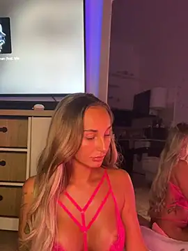 Rosieredxox online show from July 7, 8:46 pm