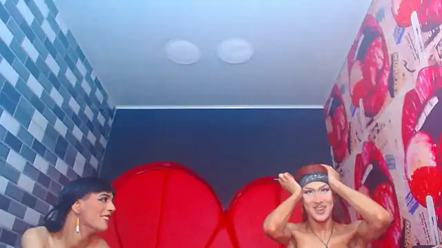 julessxcharlotte online show from November 29, 2:20 pm