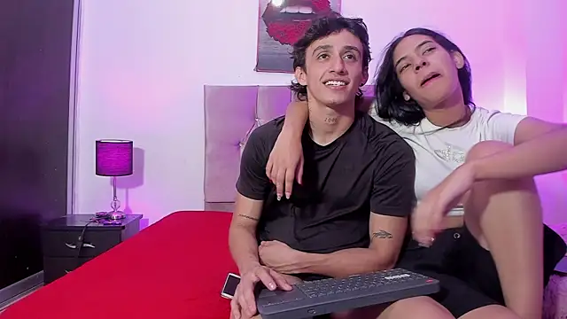 AndretiiAndCamila online show from October 4, 4:49 pm